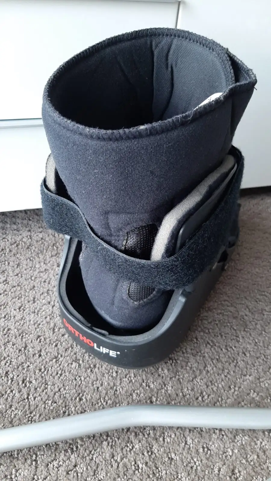 Ortholite cam walker moon boot and Wagner adjustable crutches – photo 7