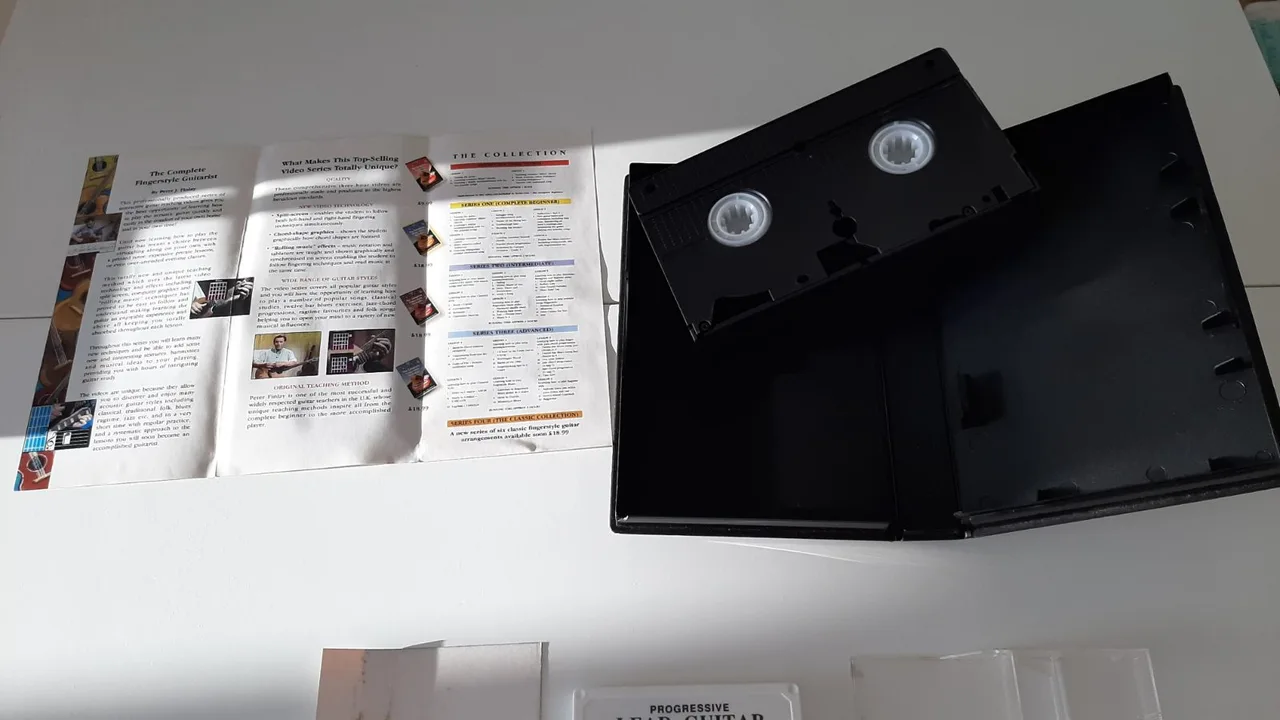 Guitar lessons on VHS video and audio cassette – photo 7