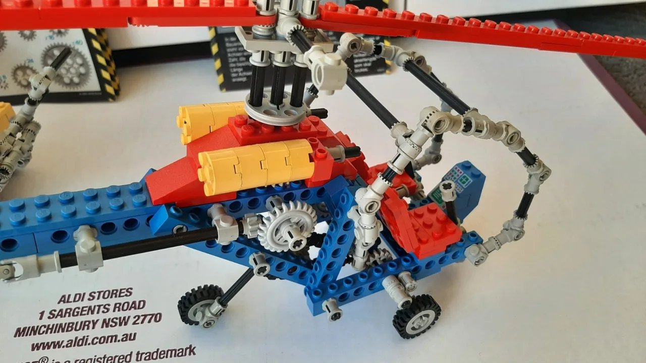 Vintage Lego Technic sets 8846 Tow Truck and 8844 Helicopter – photo 6