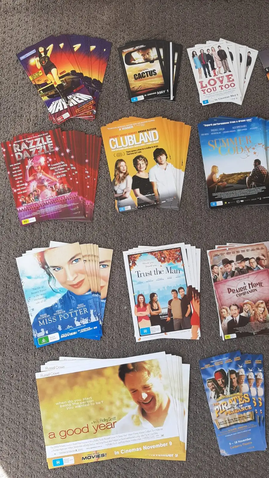 Bulk lot of 502 cinema flyers for Australian and international films / movies – photo 2