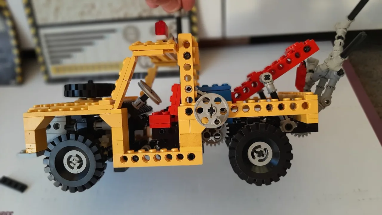 Vintage Lego Technic sets 8846 Tow Truck and 850 Fork Lift – photo 9