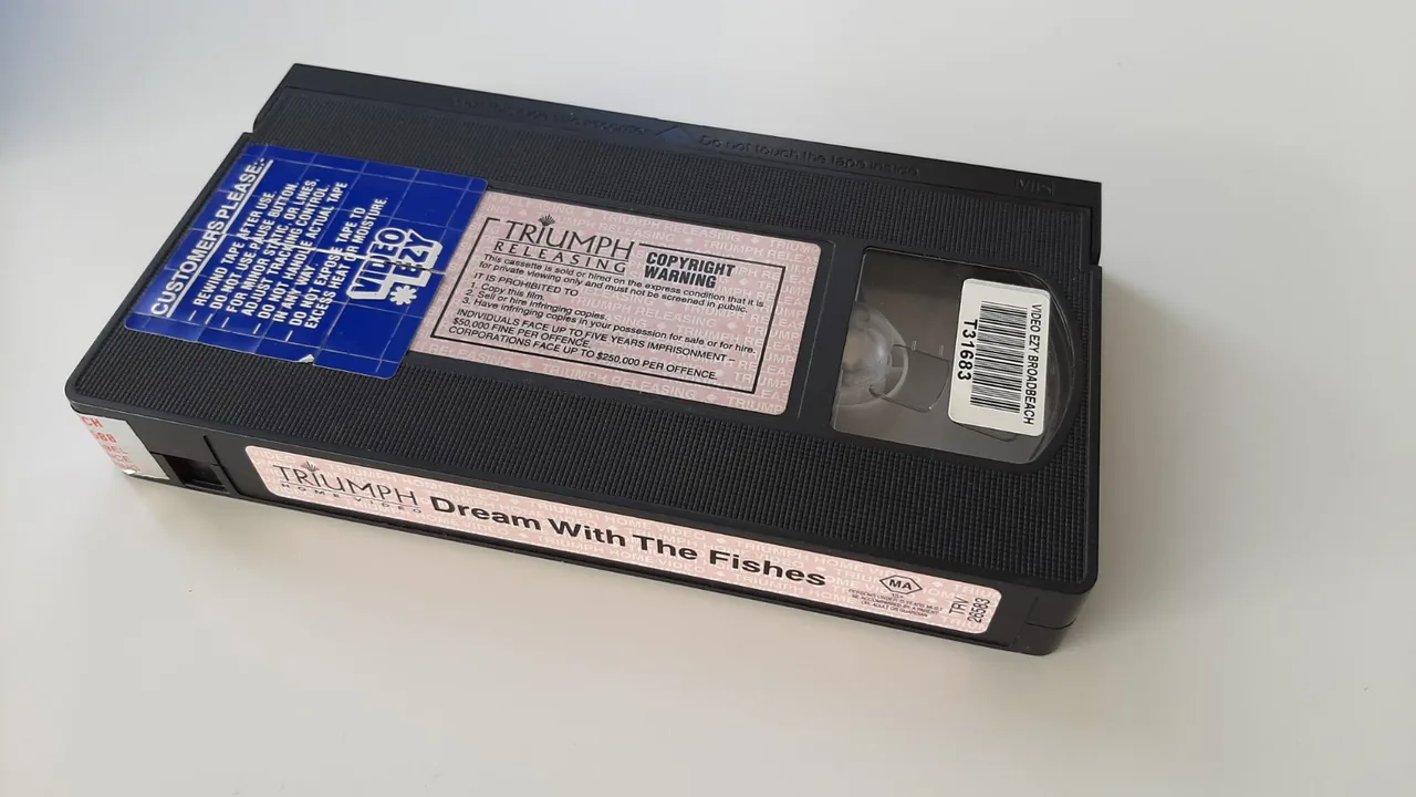 Dream With The Fishes (1997) VHS – photo 4