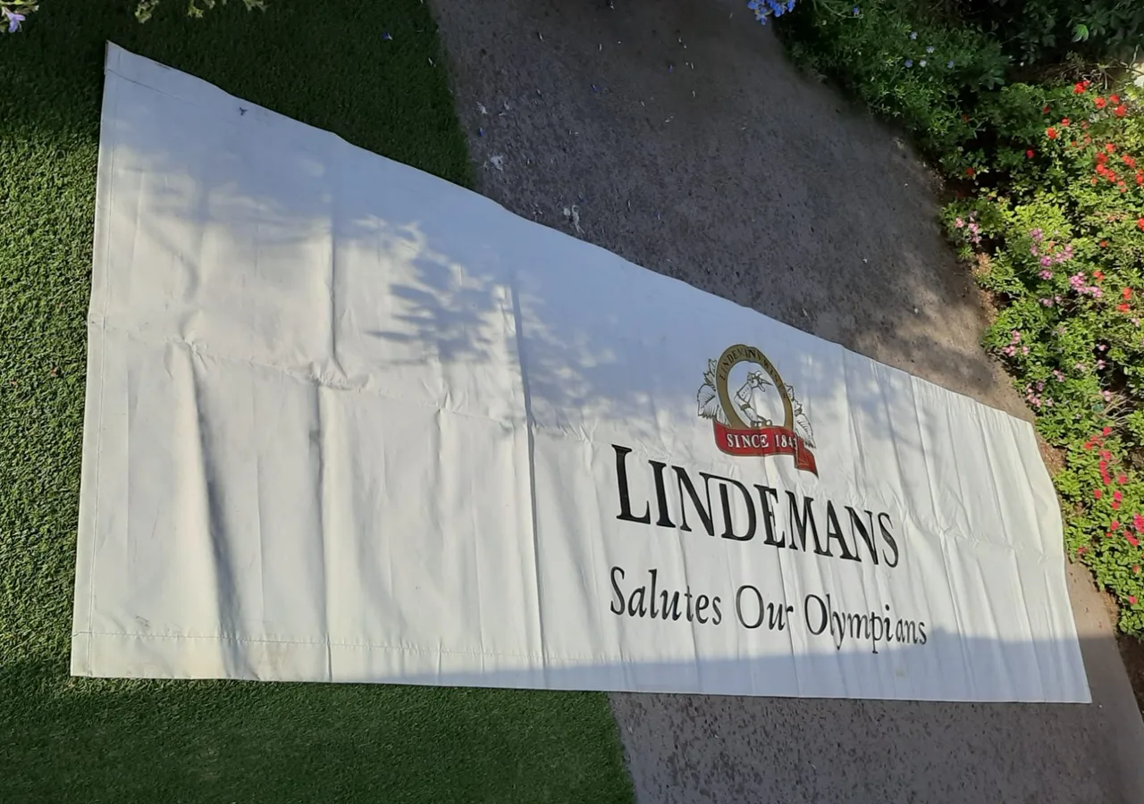 Lindemans Wines Salutes Our Olympians banner. Over 3m long – photo 6