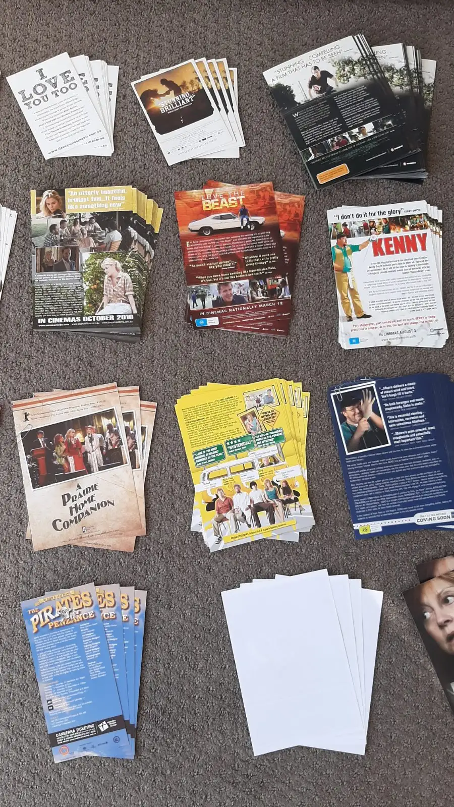 Bulk lot of 502 cinema flyers for Australian and international films / movies – photo 8