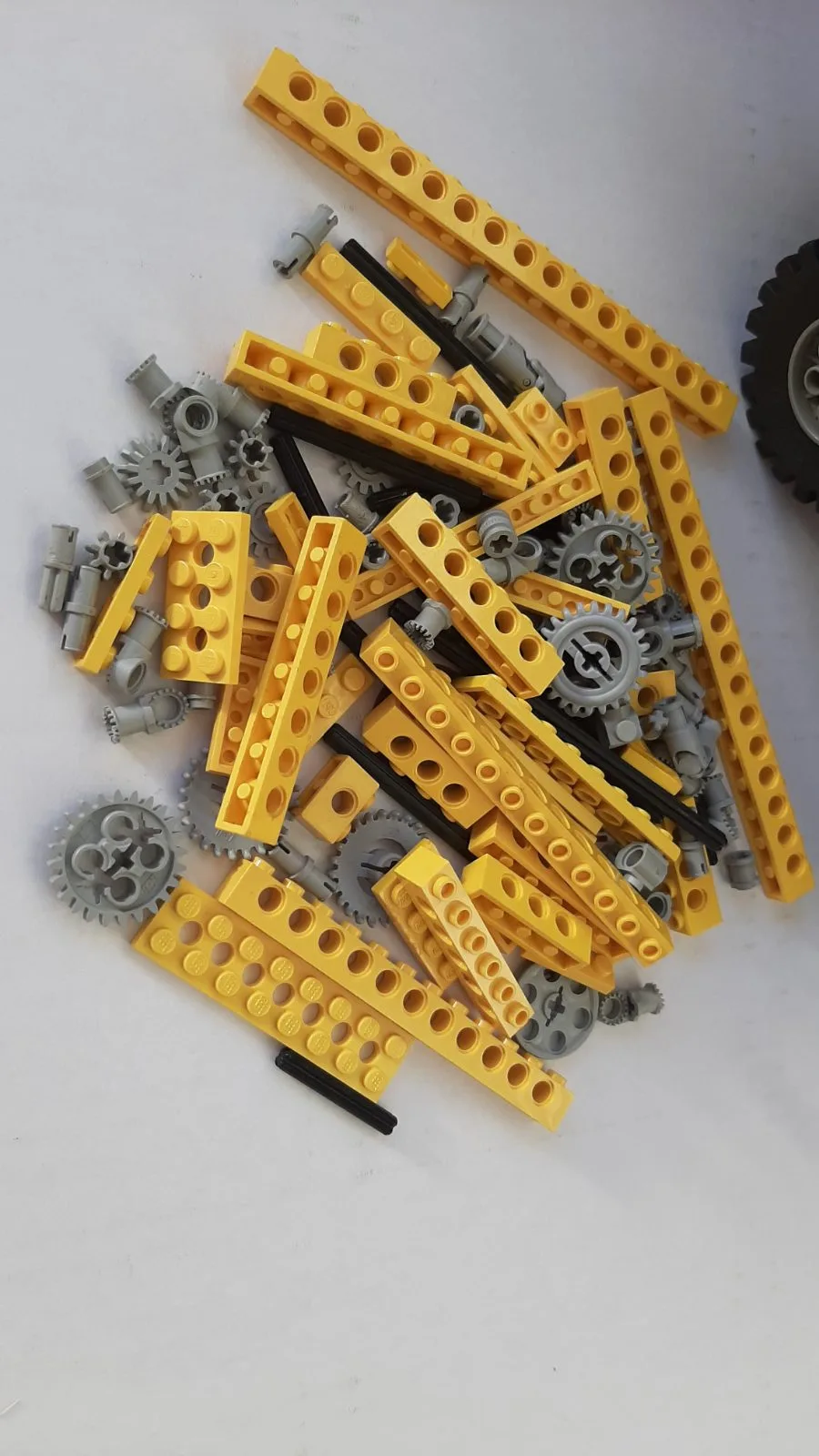 Vintage Lego Technic sets 8848 Power Truck and 8710 Expert Builder Parts Pack – photo 2