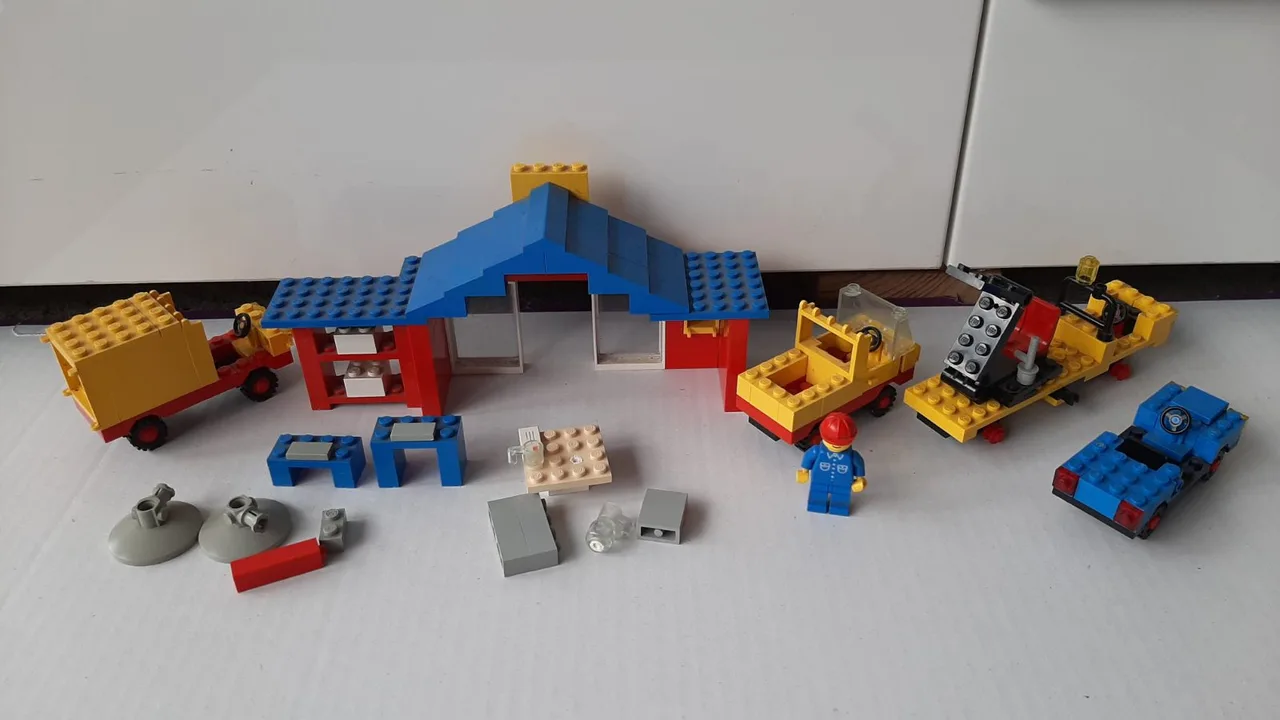 1980s Lego - Incomplete and glued – photo 4