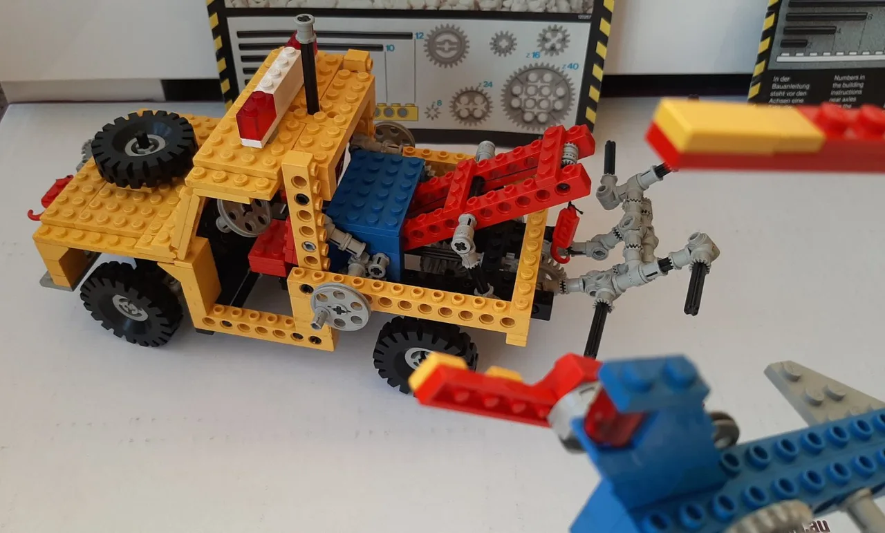 Vintage Lego Technic sets 8846 Tow Truck and 8844 Helicopter – photo 4