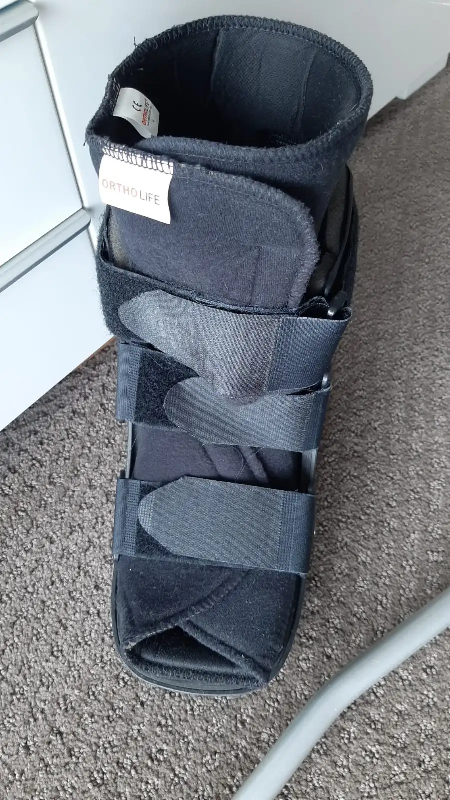 Ortholite cam walker moon boot and Wagner adjustable crutches – photo 9