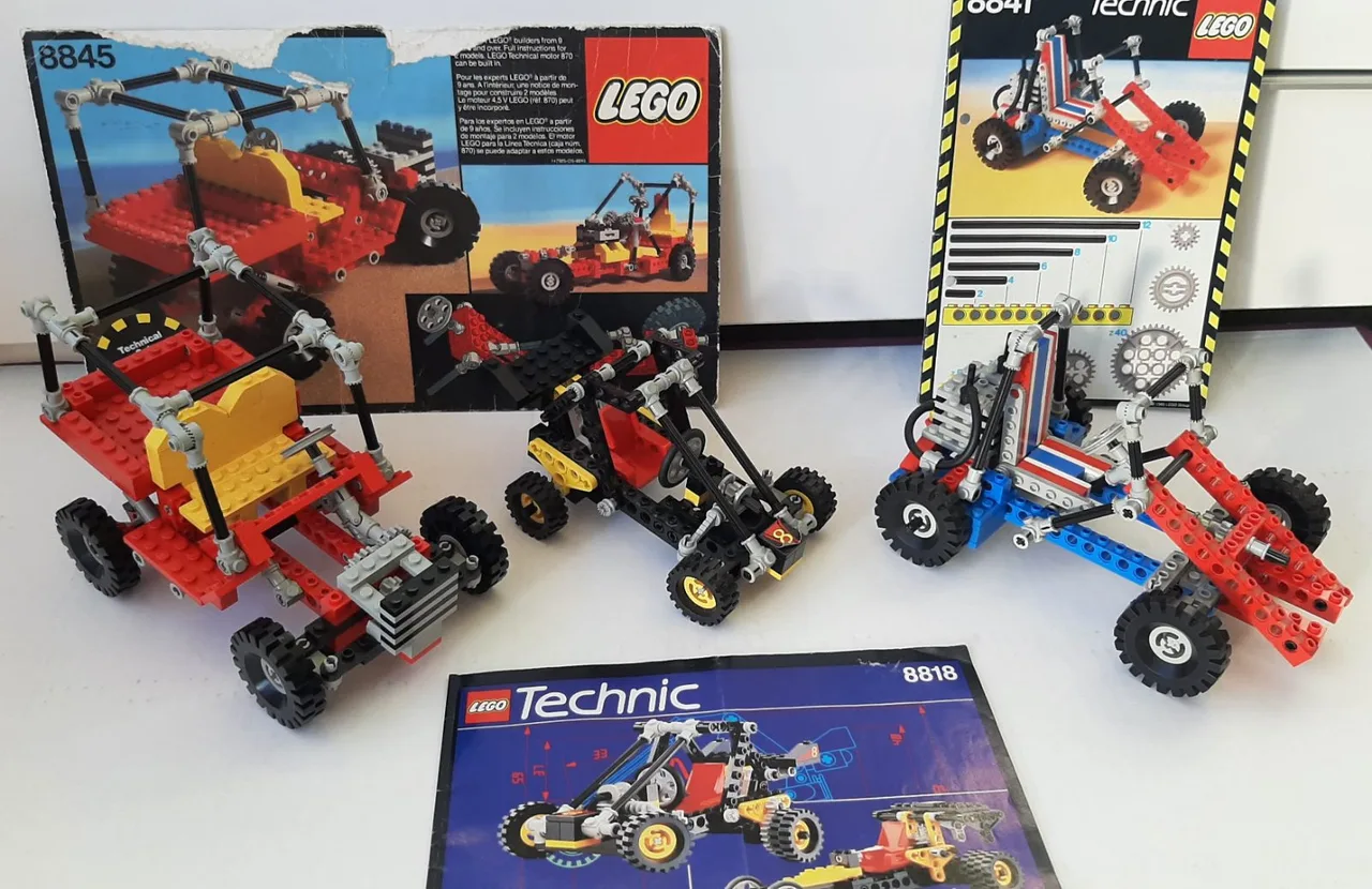 Vintage Lego Technic sets 8845 Dune Buggy, 8841 Dune Buggy and 8818 Baja Blaster – photo 7