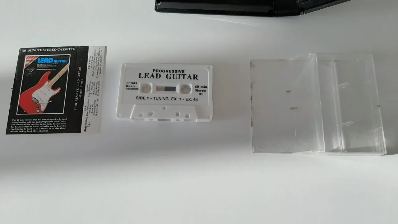 Guitar lessons on VHS video and audio cassette – photo 6