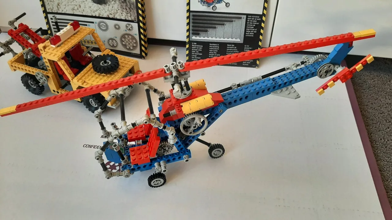 Vintage Lego Technic sets 8846 Tow Truck and 8844 Helicopter – photo 3