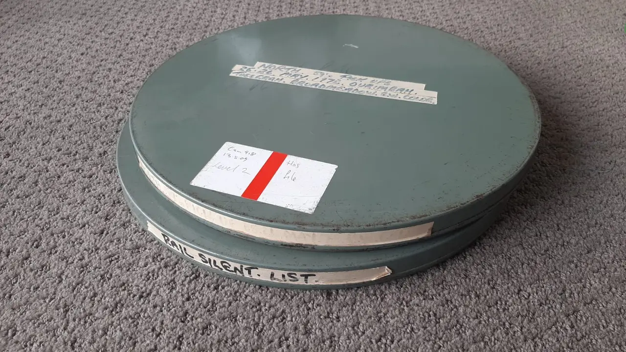 Vintage film reel tins - Railway film theme – photo 8
