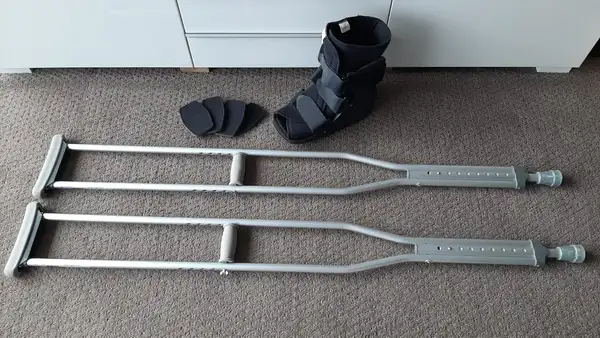 Ortholite cam walker moon boot and Wagner adjustable crutches