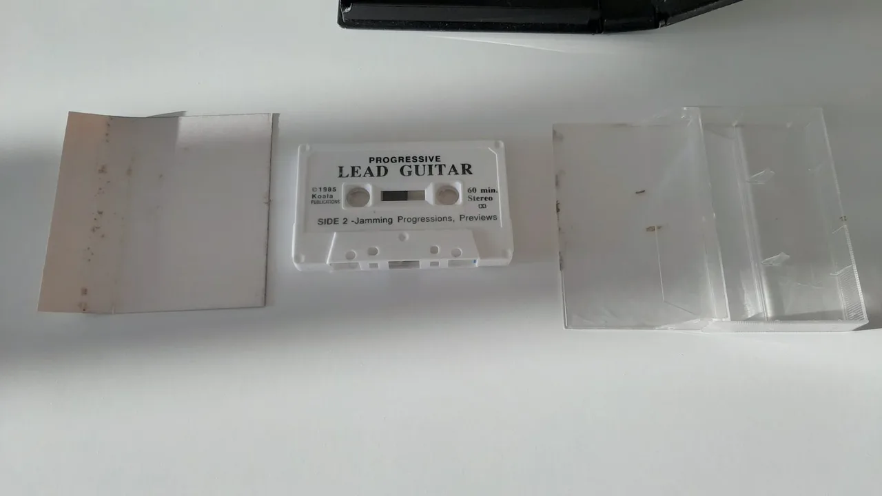 Guitar lessons on VHS video and audio cassette – photo 8