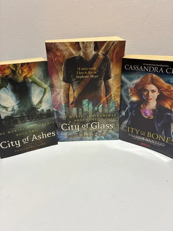 The mortal Instruments City of bones bookset