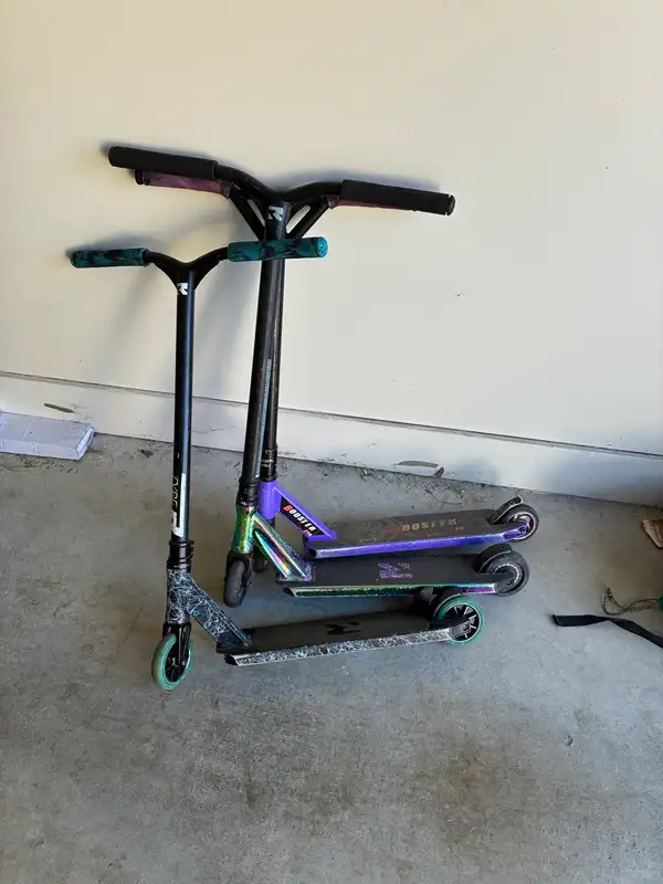 Kids scooters x3