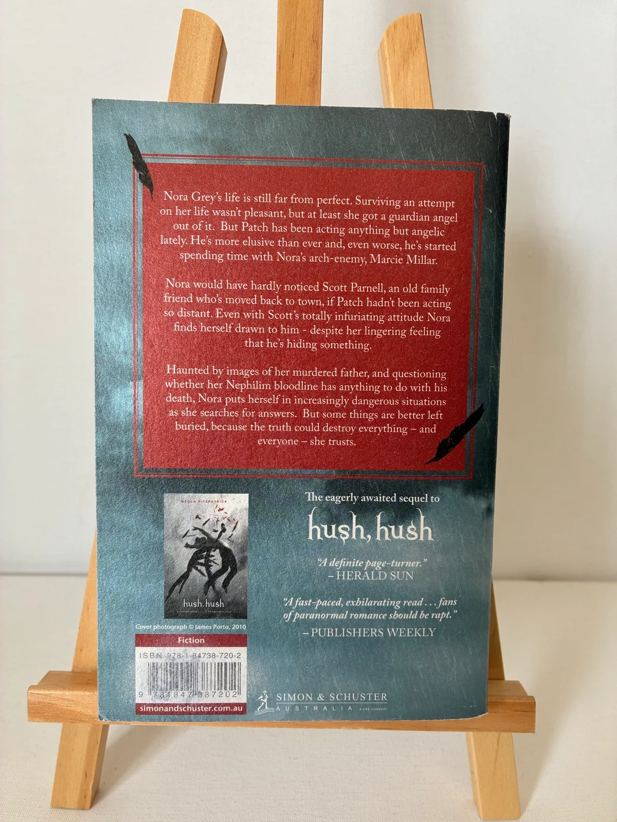 Good condition paperback novel Cresendo – photo 2