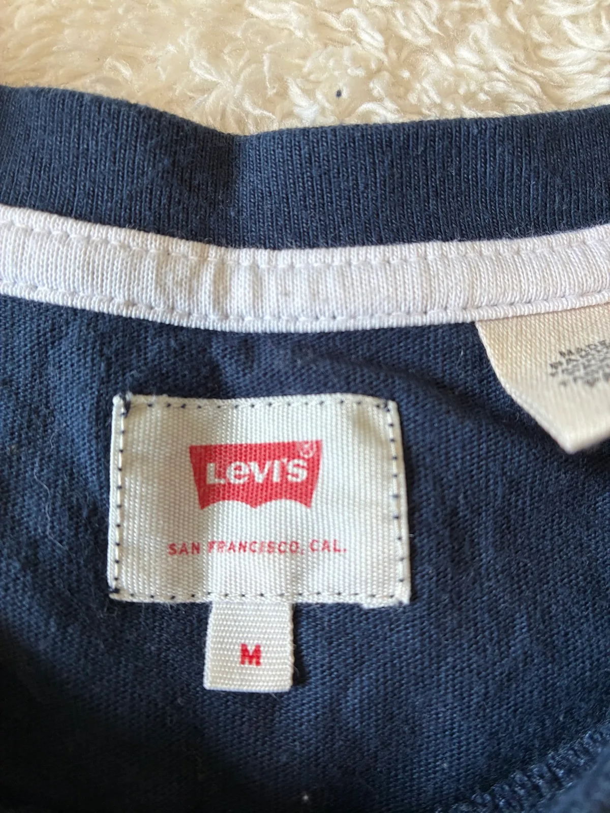 Men’s medium Levi’s T-shirt — photo 3