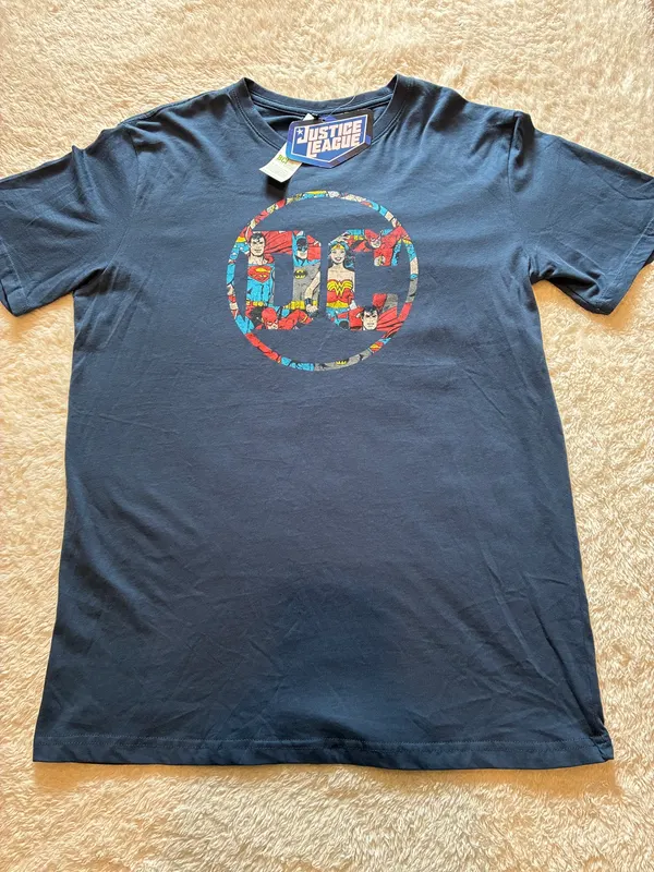 Men’s Large Licenced DC t-shirt