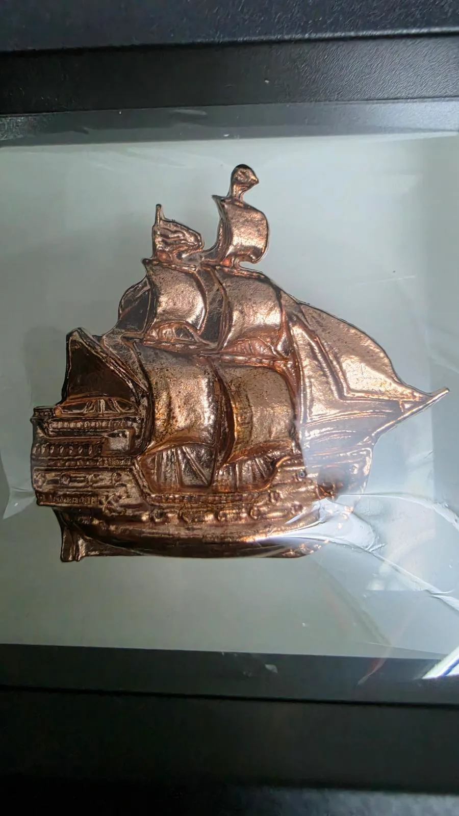 Pure Copper Sailing Ship Sculpture — 19g — Floating Display Case — Nautical Art – photo 2
