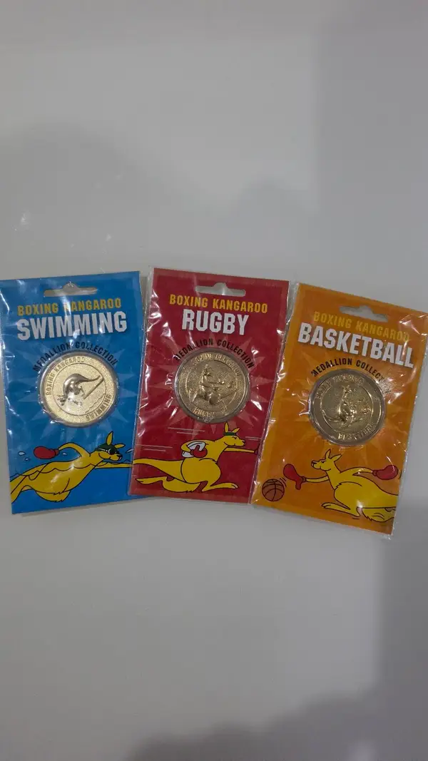 Boxing Kangaroo 2004 — 3 Medallions: Swimming, Rugby, Basketball — Australia Pos