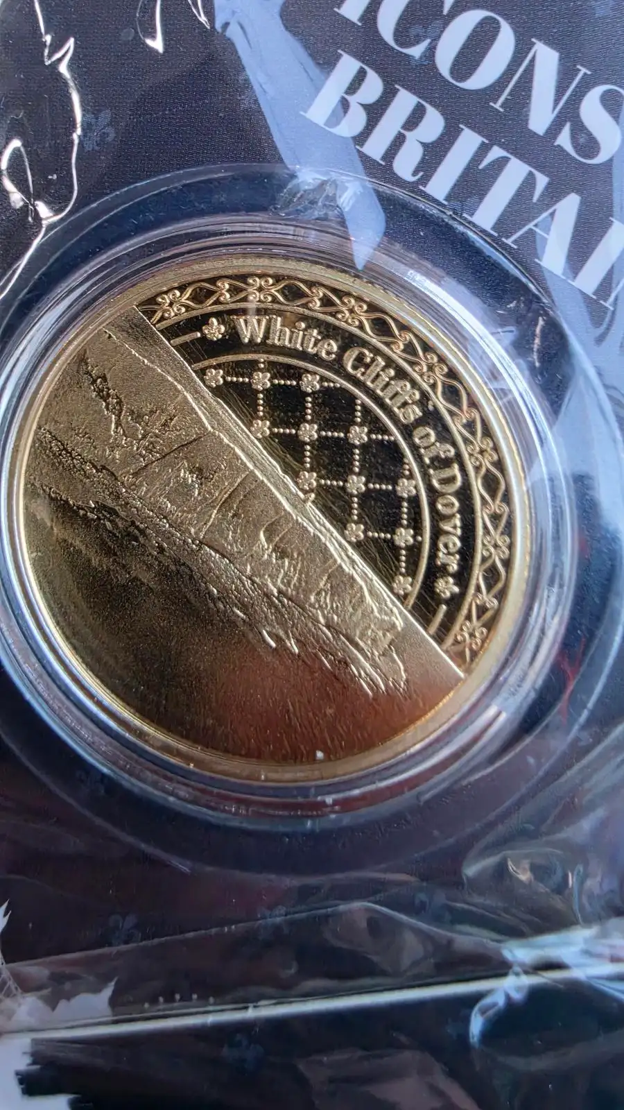 Icons of Britain — 3 x 24 Carat Gold-Plated Medallions — Big Ben, Stonehenge, Do – photo 4