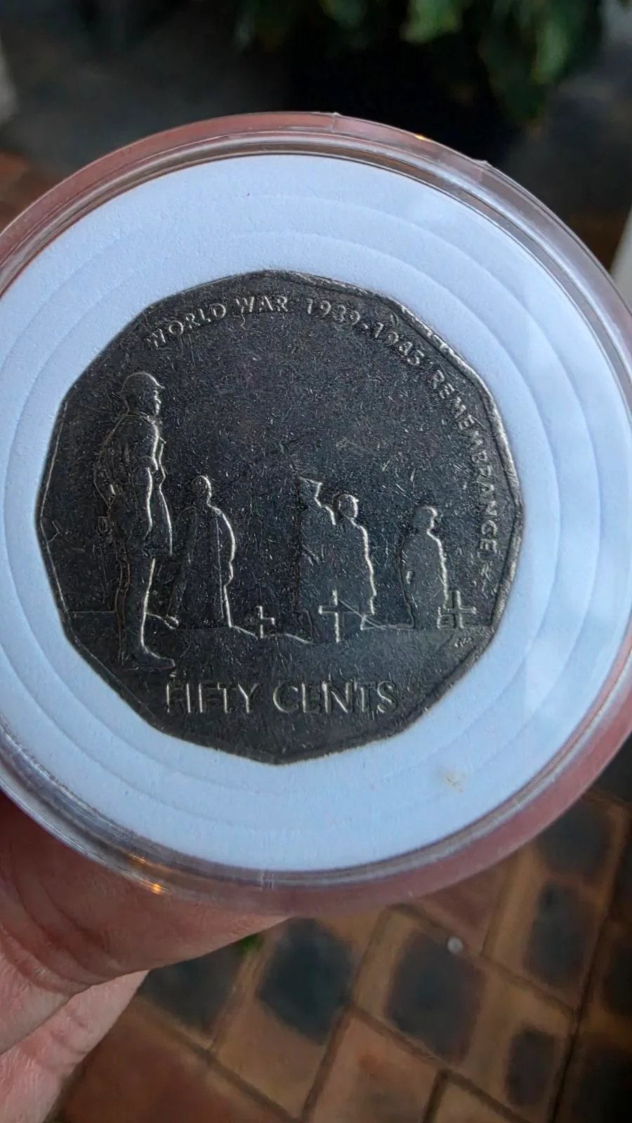 2005 Australian 50c Coin — WWII Remembrance — Padre's Robe CUD Error — Circulate – photo 2