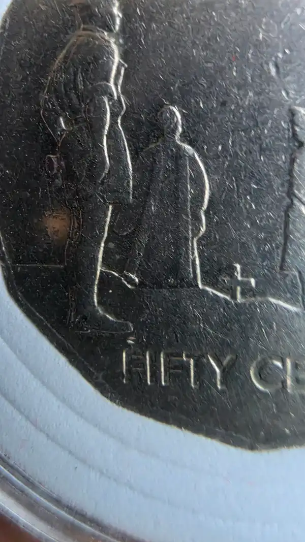 2005 Australian 50c Coin — WWII Remembrance — Padre's Robe CUD Error — Circulate
