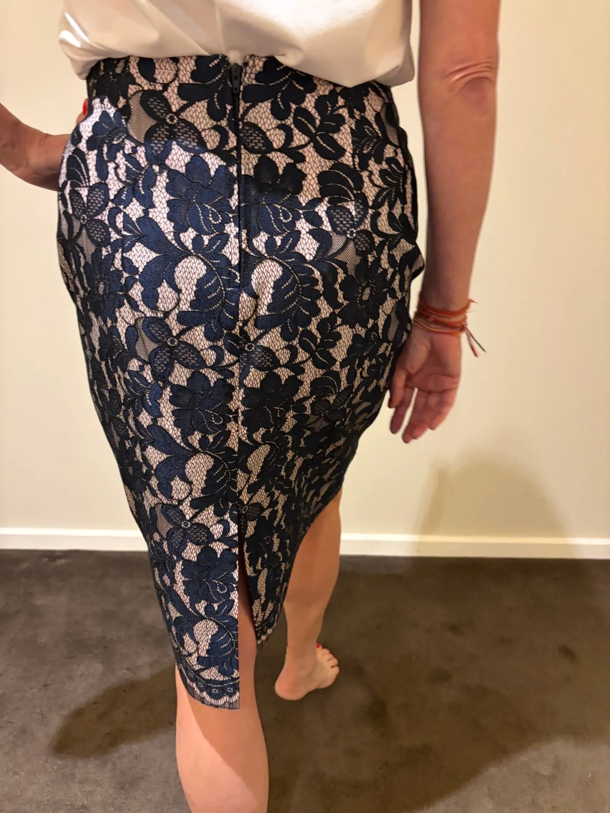 Scanlan Theodore Pink & Navy Lace Pencil Skirt — photo 2