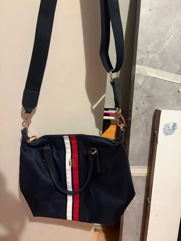 Tommy Hilfiger bag