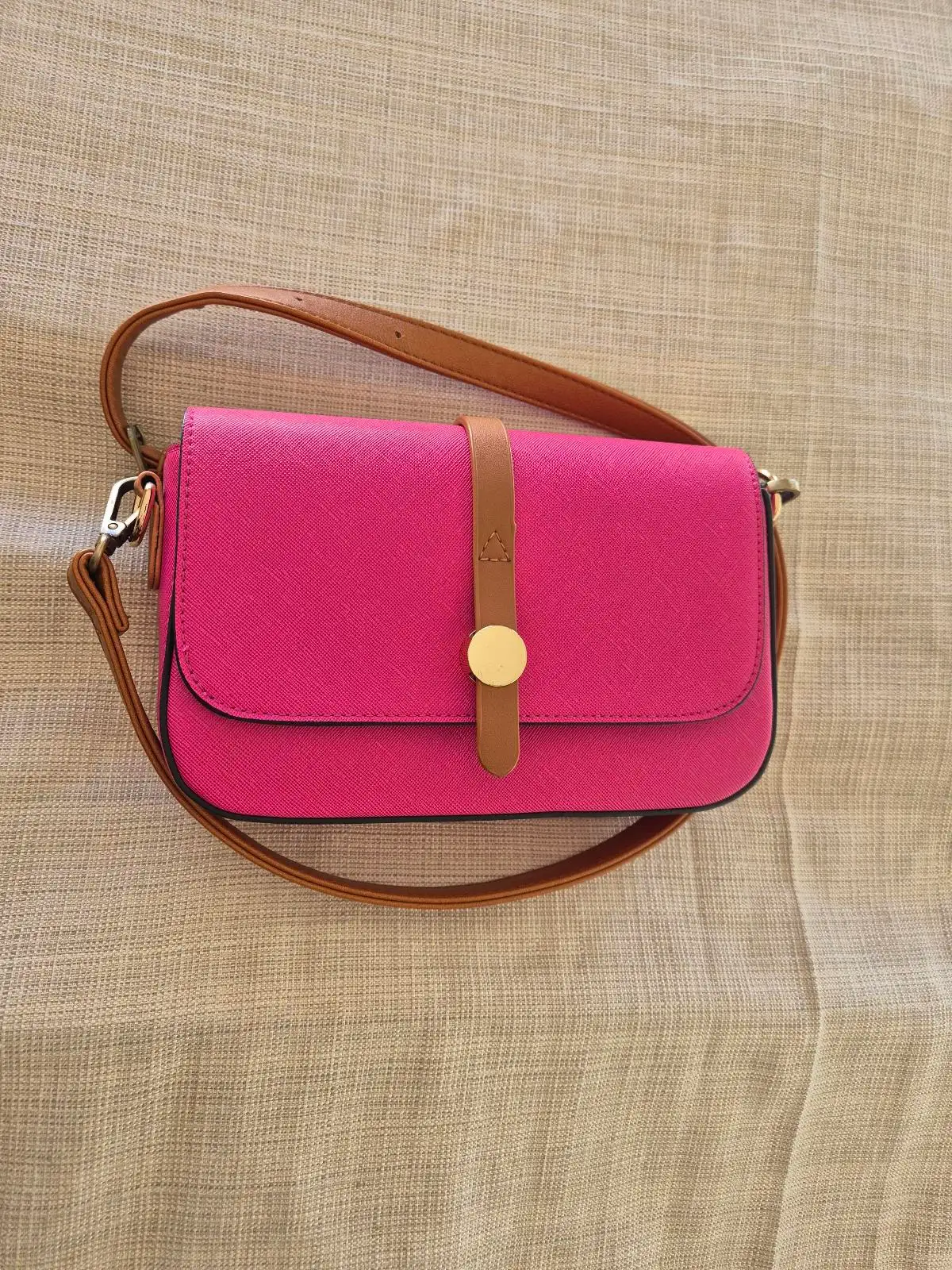 Louenhide Fuchsia Pink Crossbody/ Shoulder Bag – photo 7