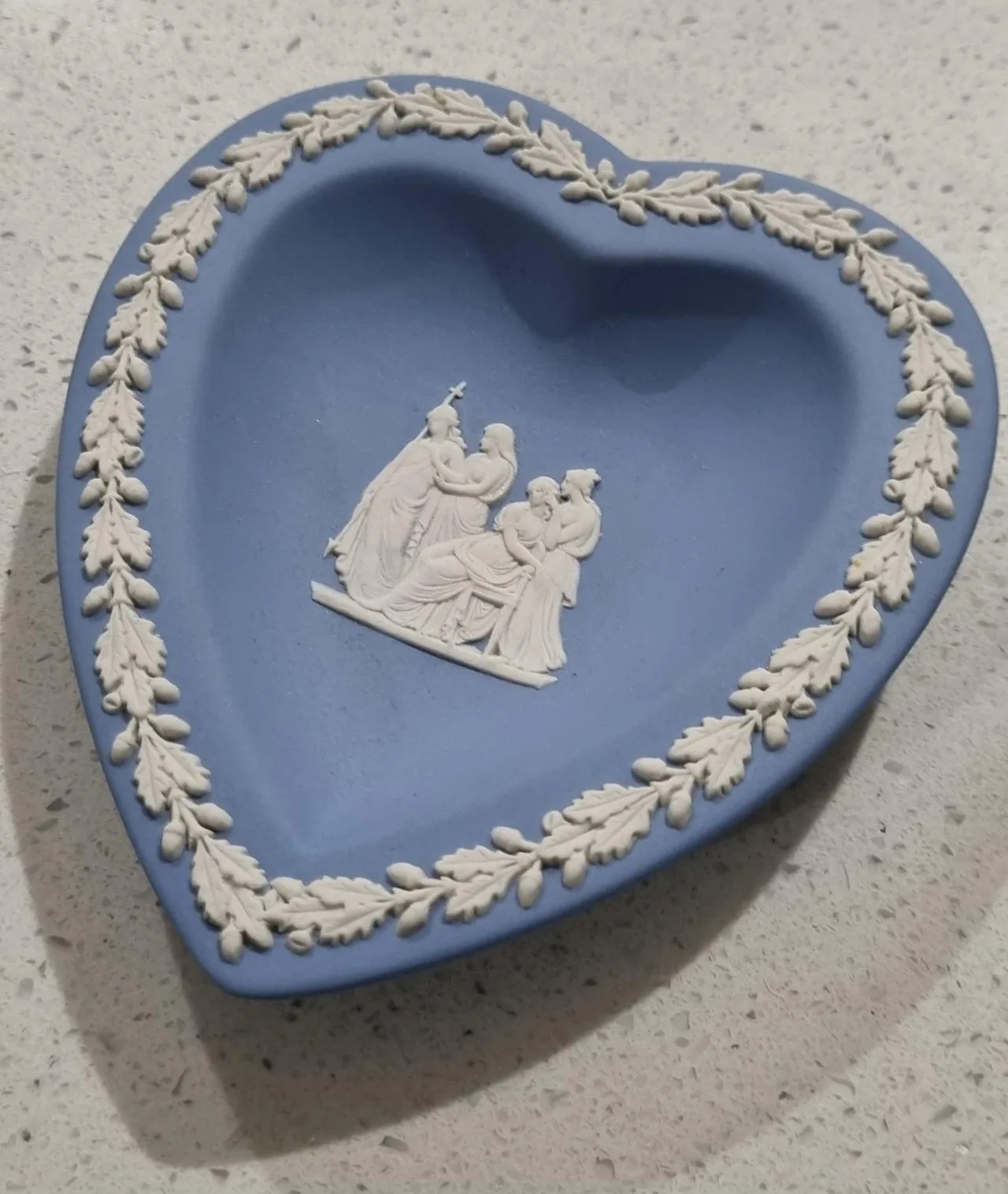 Wedgewood heart trinket plate — photo 2