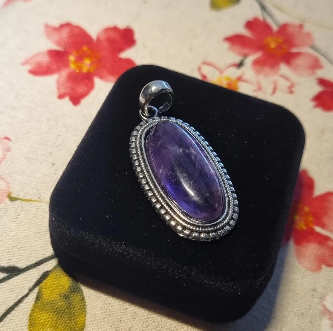 Pendant purple stone in Oval frame — photo 2
