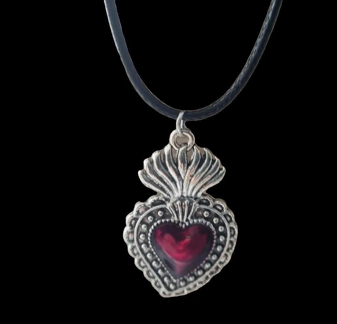 Heart red pendant on necklace — photo 2