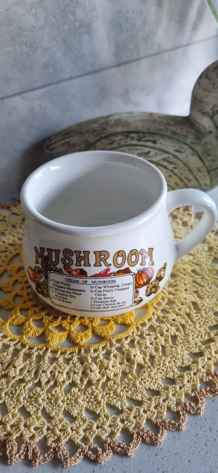 Vintage soup cup with myshroom recipe — photo 4