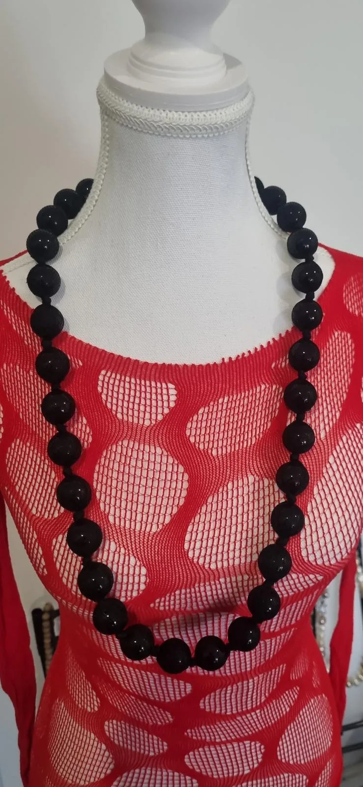 Black Beaded Necklace – photo 3