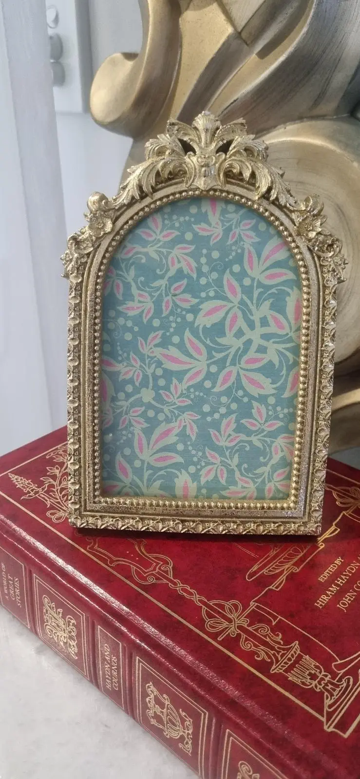 Gold Ornate Resin Picture frame – photo 3