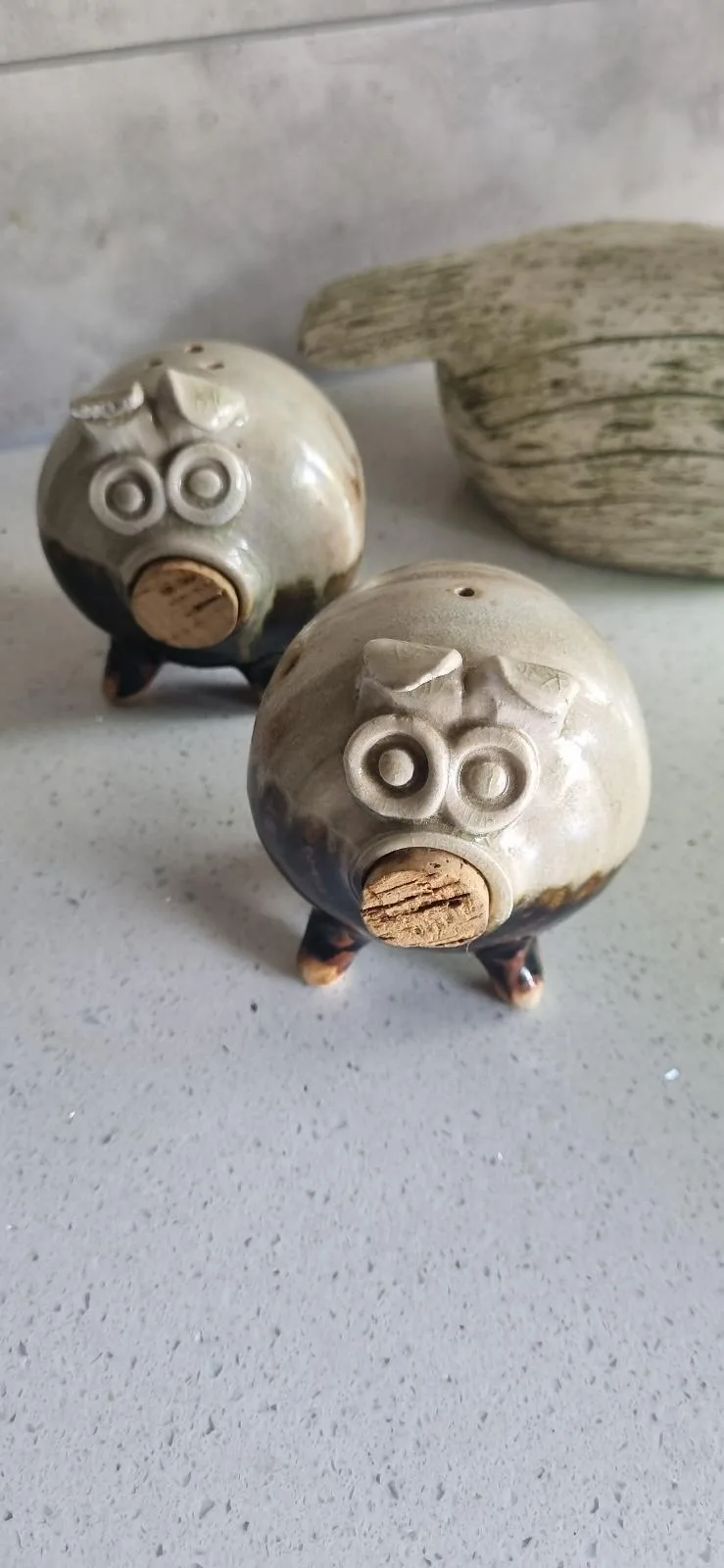Salt and Pepper vintage piggy shakers — photo 4