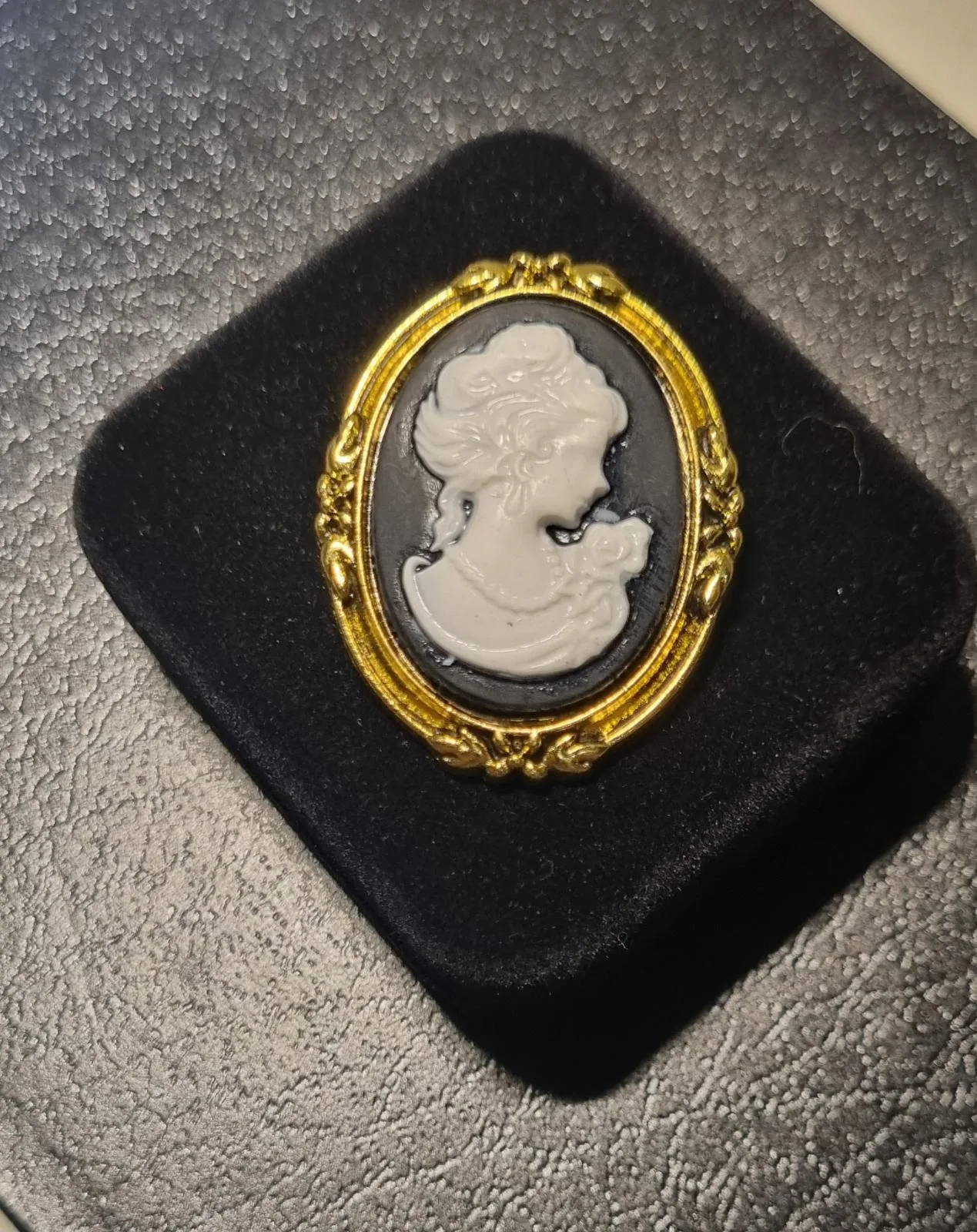 Vintage style Black Cameo . – photo 4