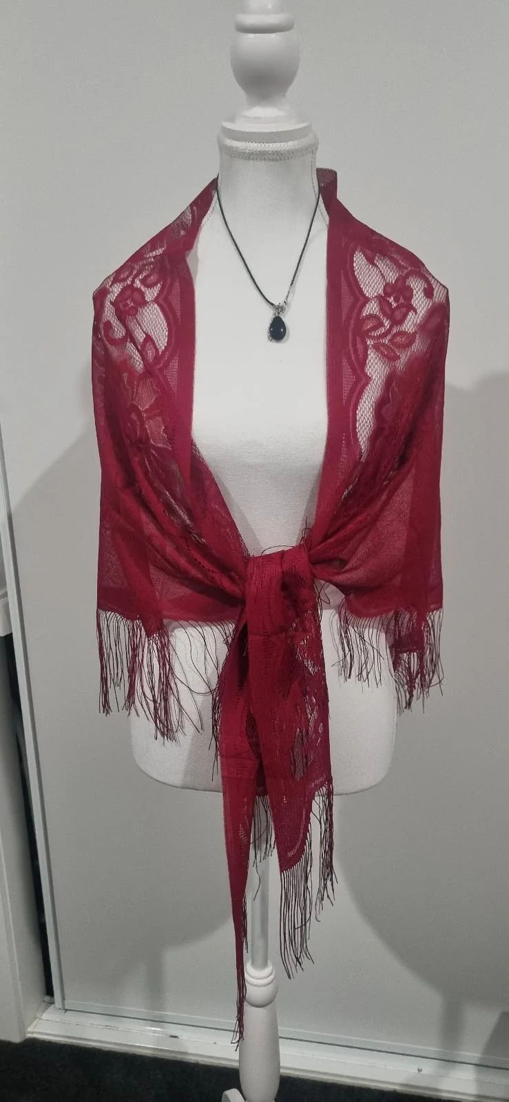 Shawl Red with tassels — photo 7