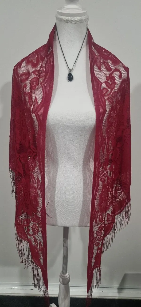 Shawl Red with tassels