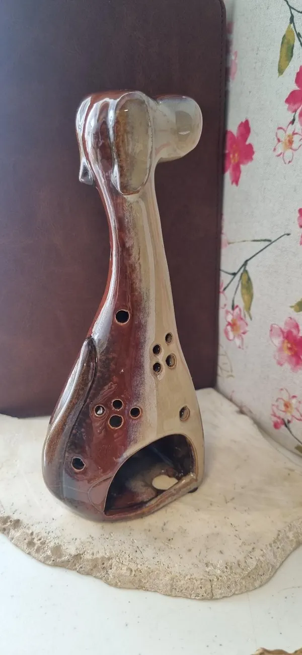 Tea light candle holder