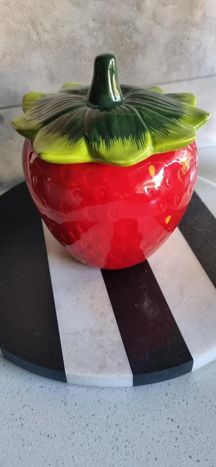 Jar strawberry design — photo 7