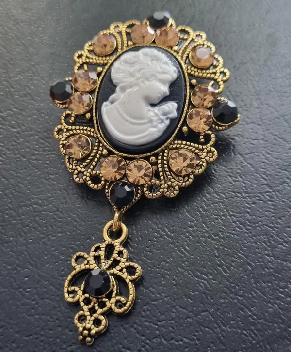 Cameo Vintage style Brooch