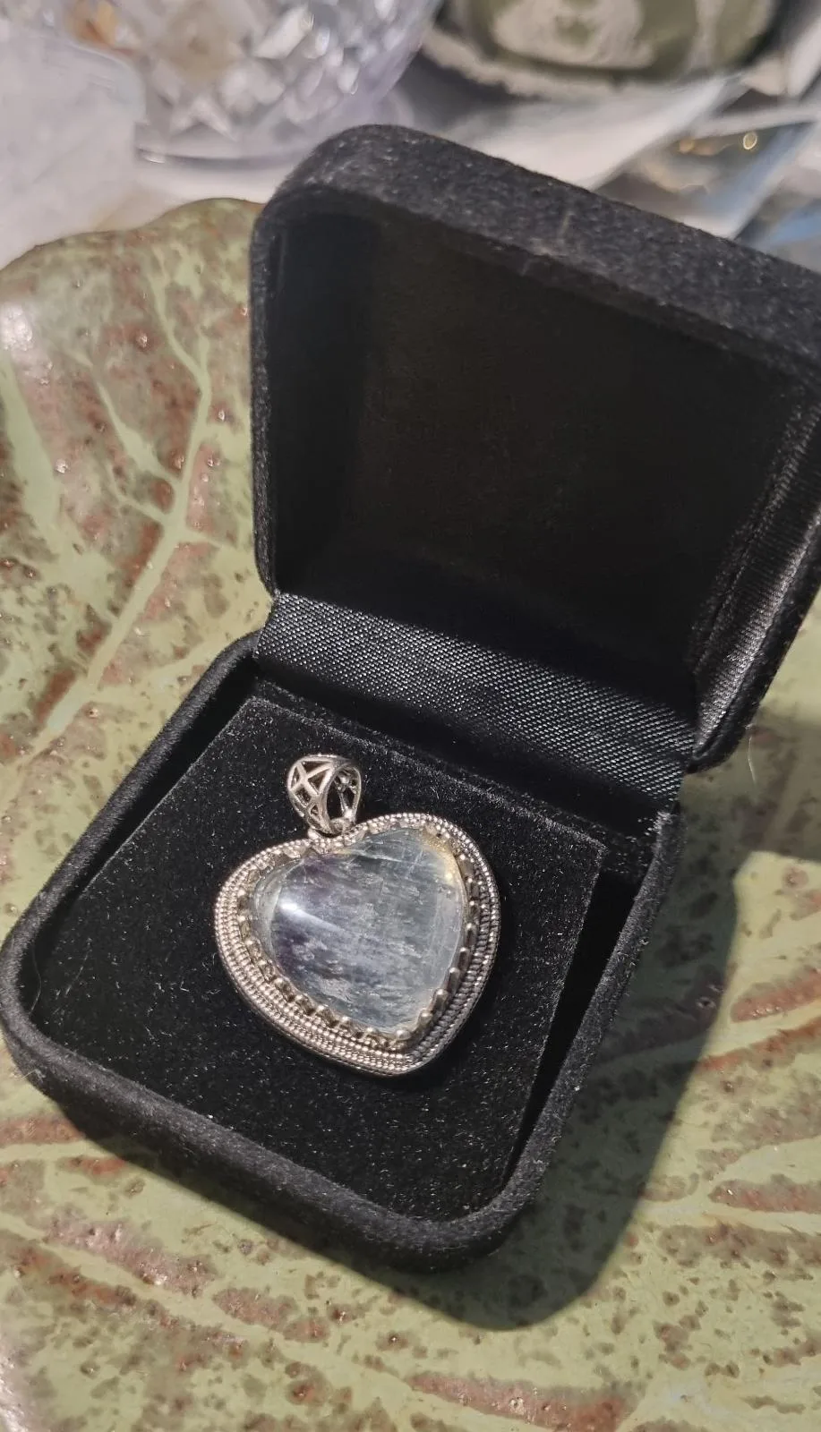 Heart pendant in silver coloured frame – photo 2