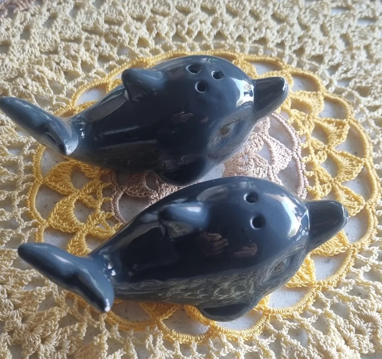 Salt and Pepper Shakers — photo 4