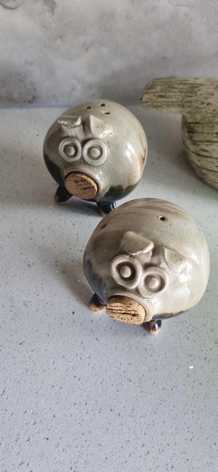 Salt and Pepper vintage piggy shakers — photo 3
