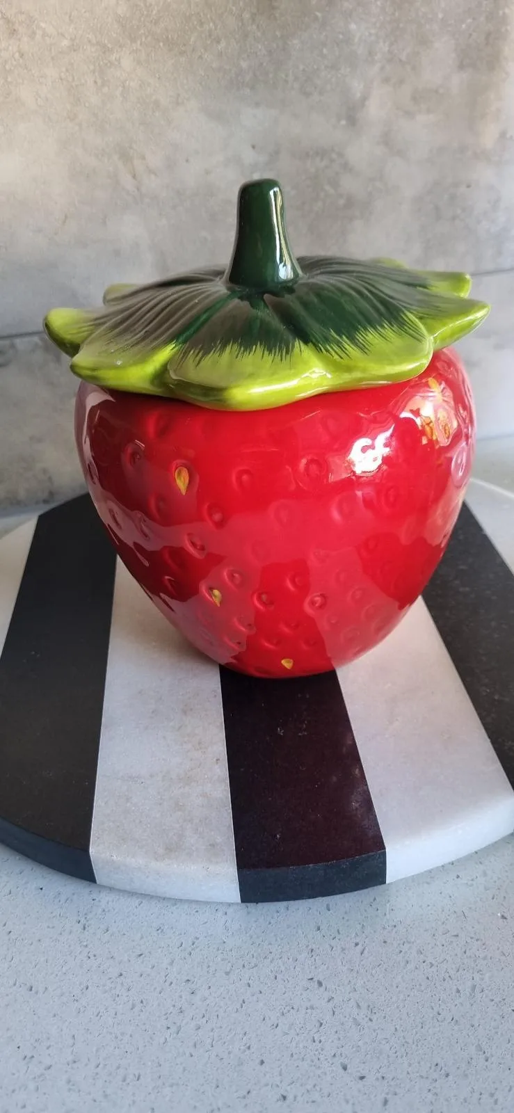 Jar strawberry design — photo 6
