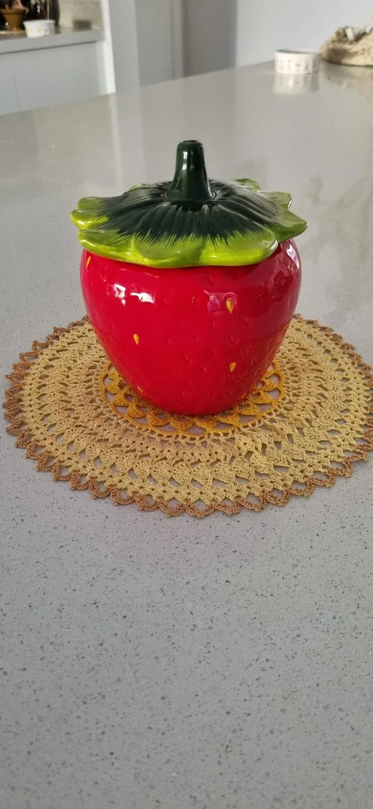 Jar strawberry design — photo 3