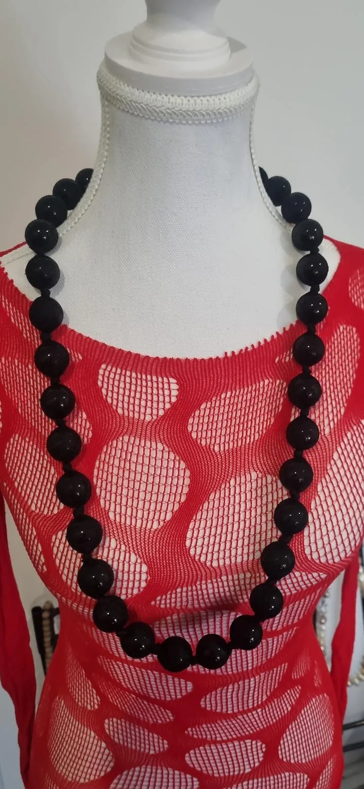 Black Beaded Necklace – photo 4